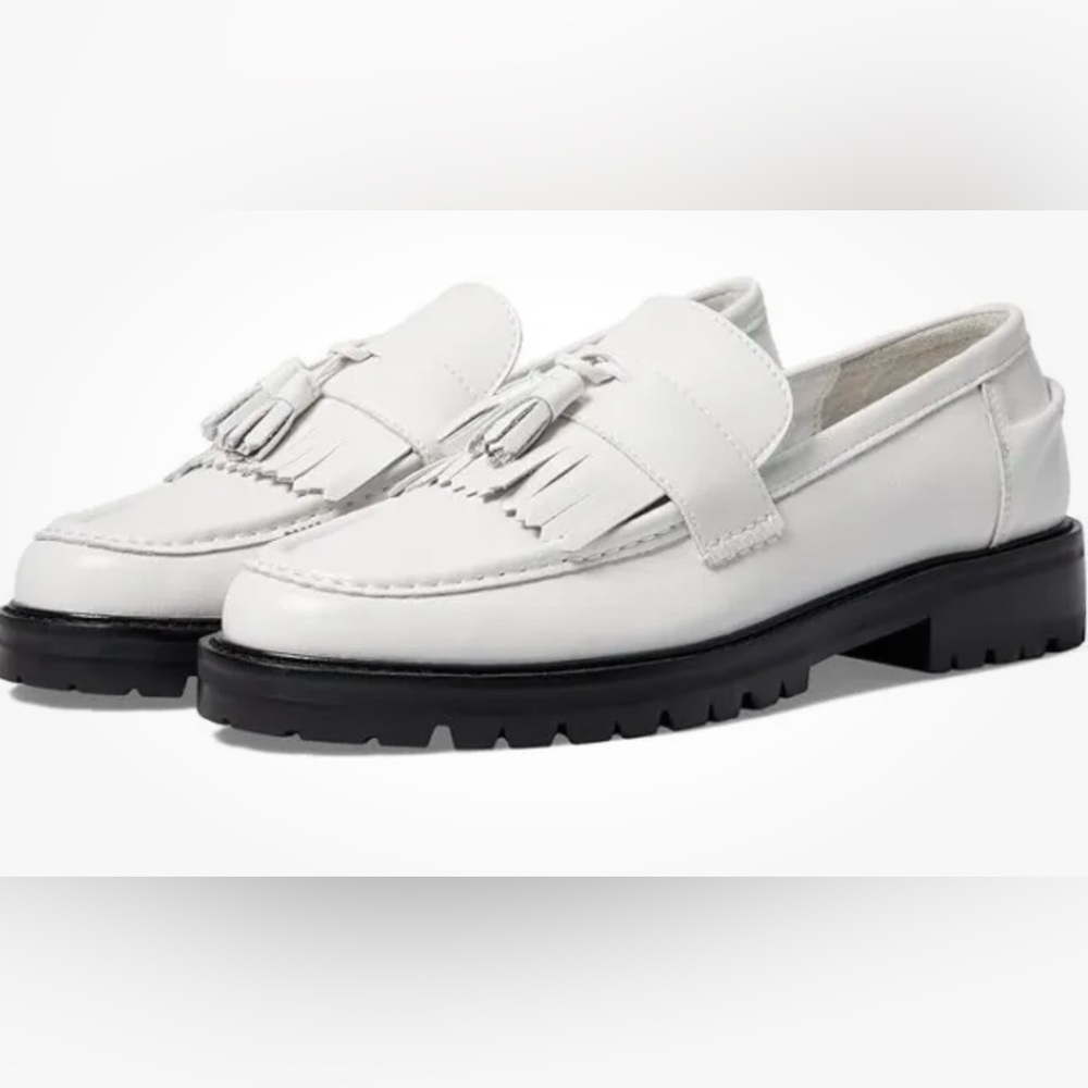 Steve Madden White Loafers size 5.5 they run big mint! Leather tops!